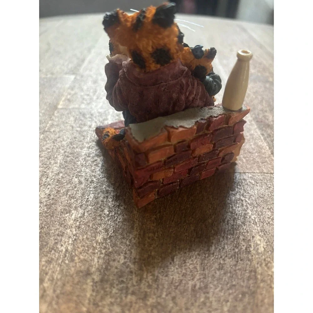 Boyds Bears this figurine