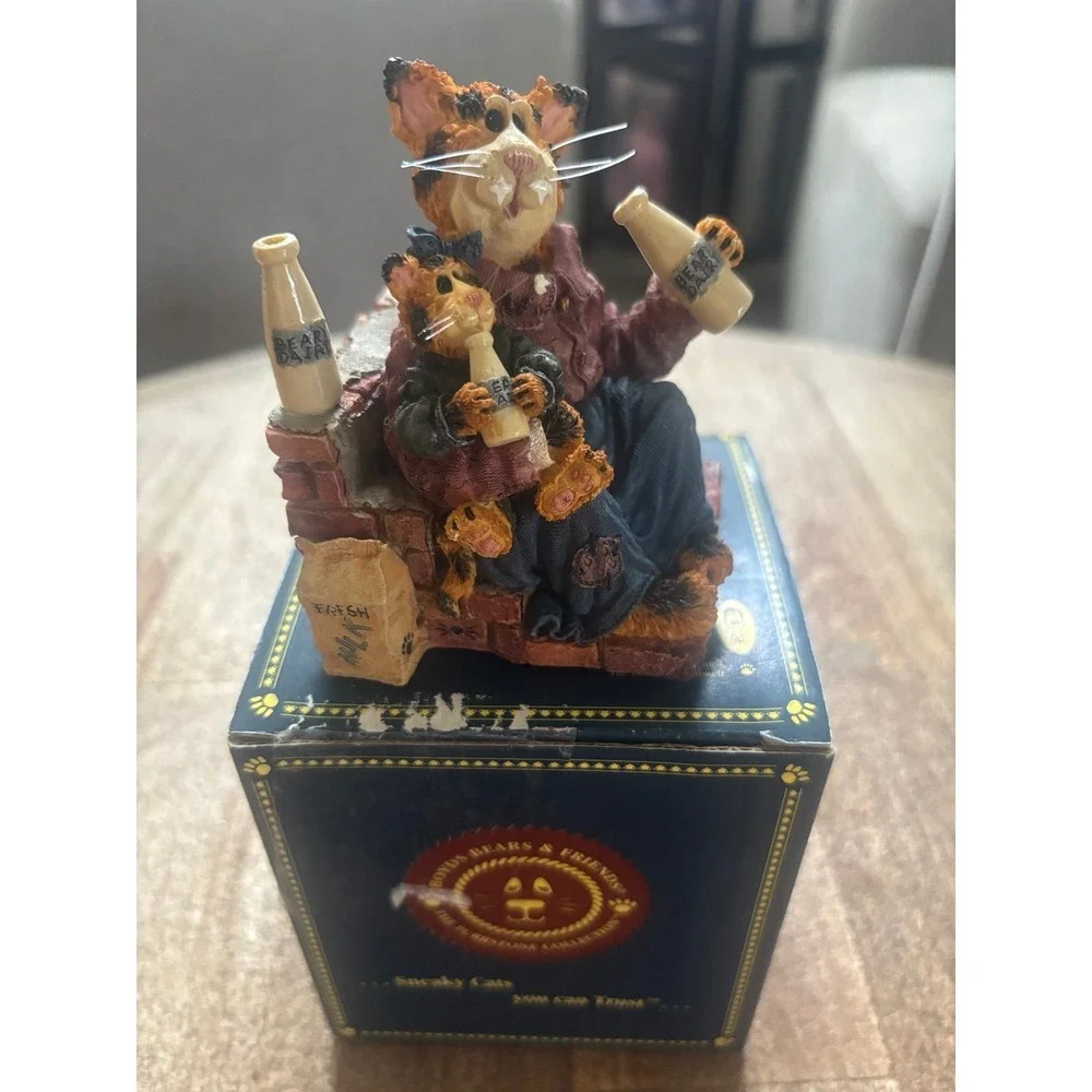 Boyds Bears this figurine
