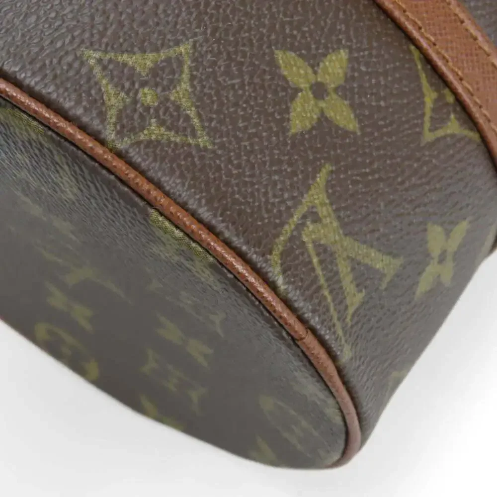 Louis Vuitton handle every