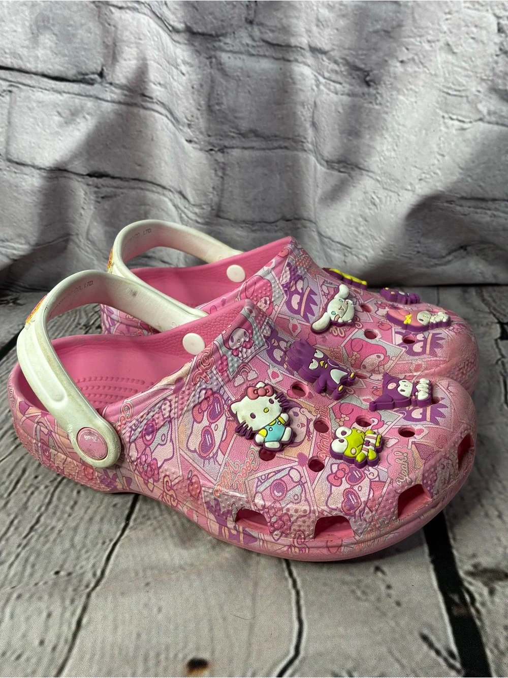 CROCS x Sanrio Hello Kitty & Friends  Classic Pink Clogs w/ Jibbitz Girls Sz 3