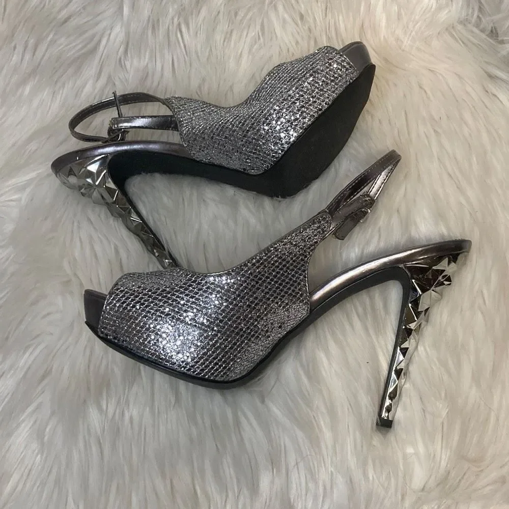 Nicole Miller - Metallic Silver Platform 5” High Heels sz 8.5