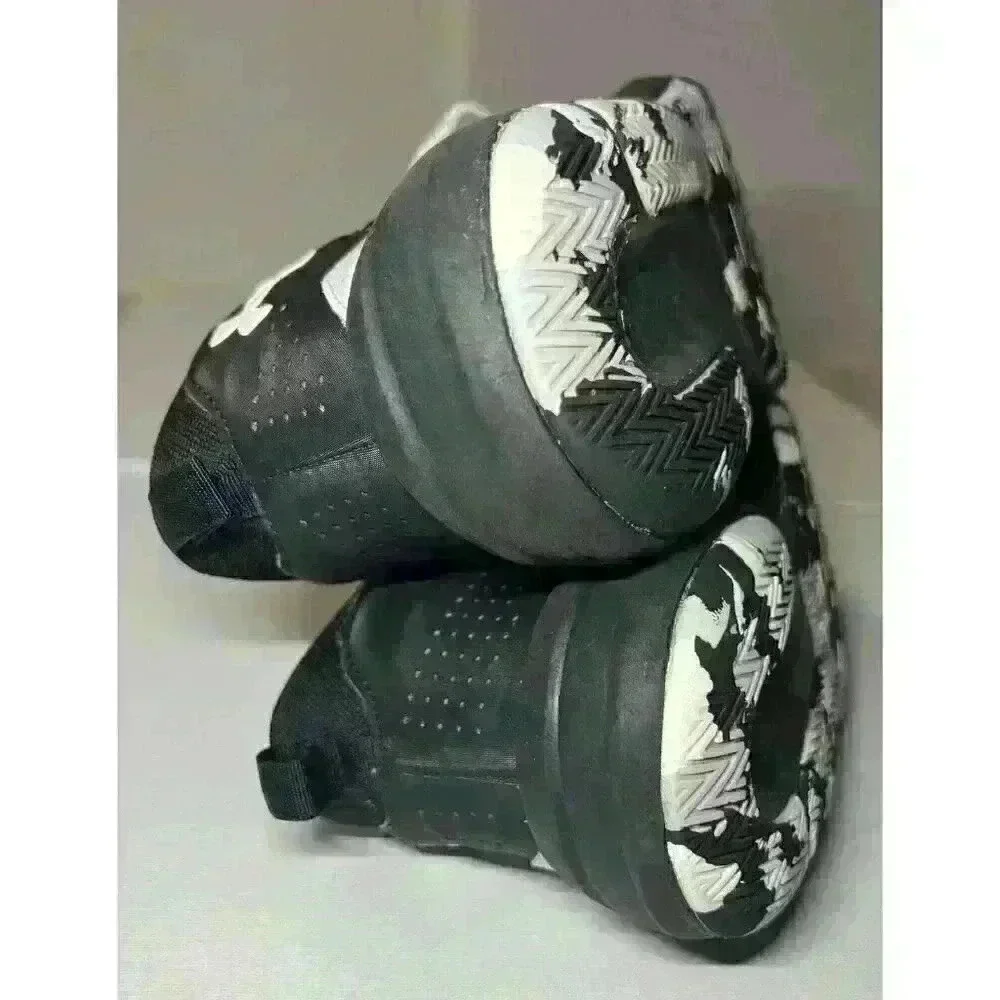 UNDER ARMOUR LOCKDOWN 5 - Youth Boy's Black White Basketball Shoes Sneakers-5.5Y
