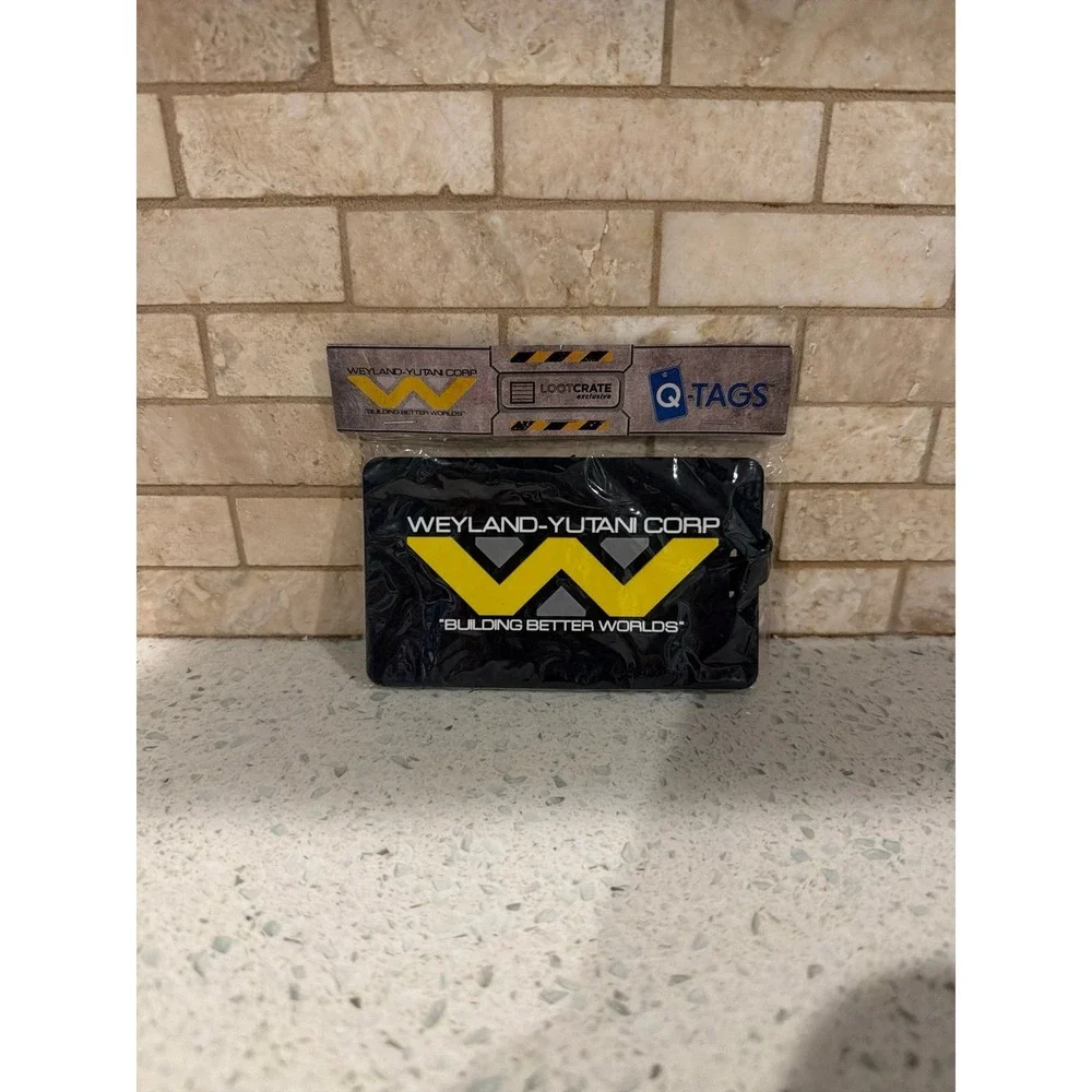 SDCC 2015 Loot Crate Weyland Yutani Luggage‎ Tag Alien Predator
