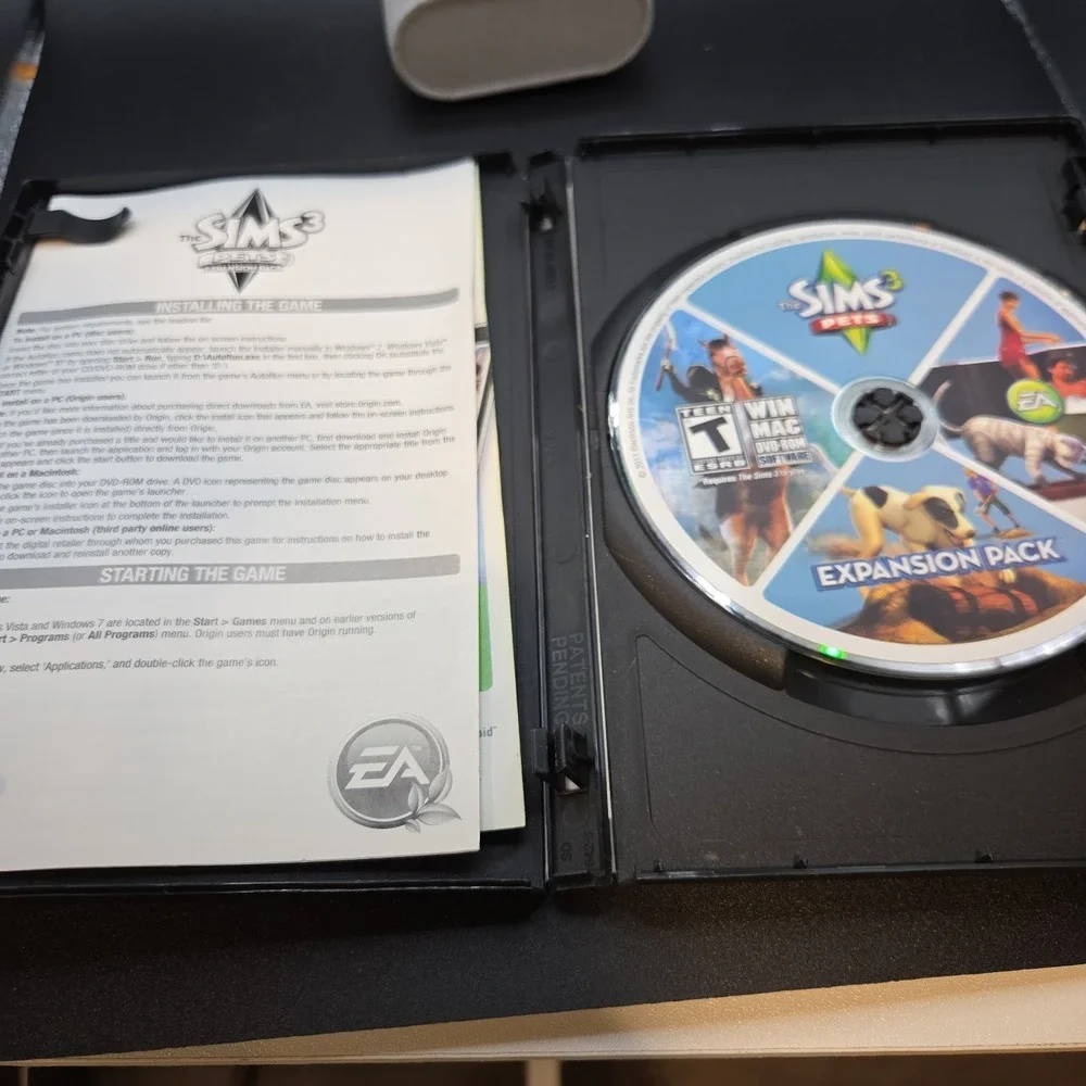 EA The Sims 3 Pets Expansion Pack PC Mac Video Game 2011 Physical Full Set