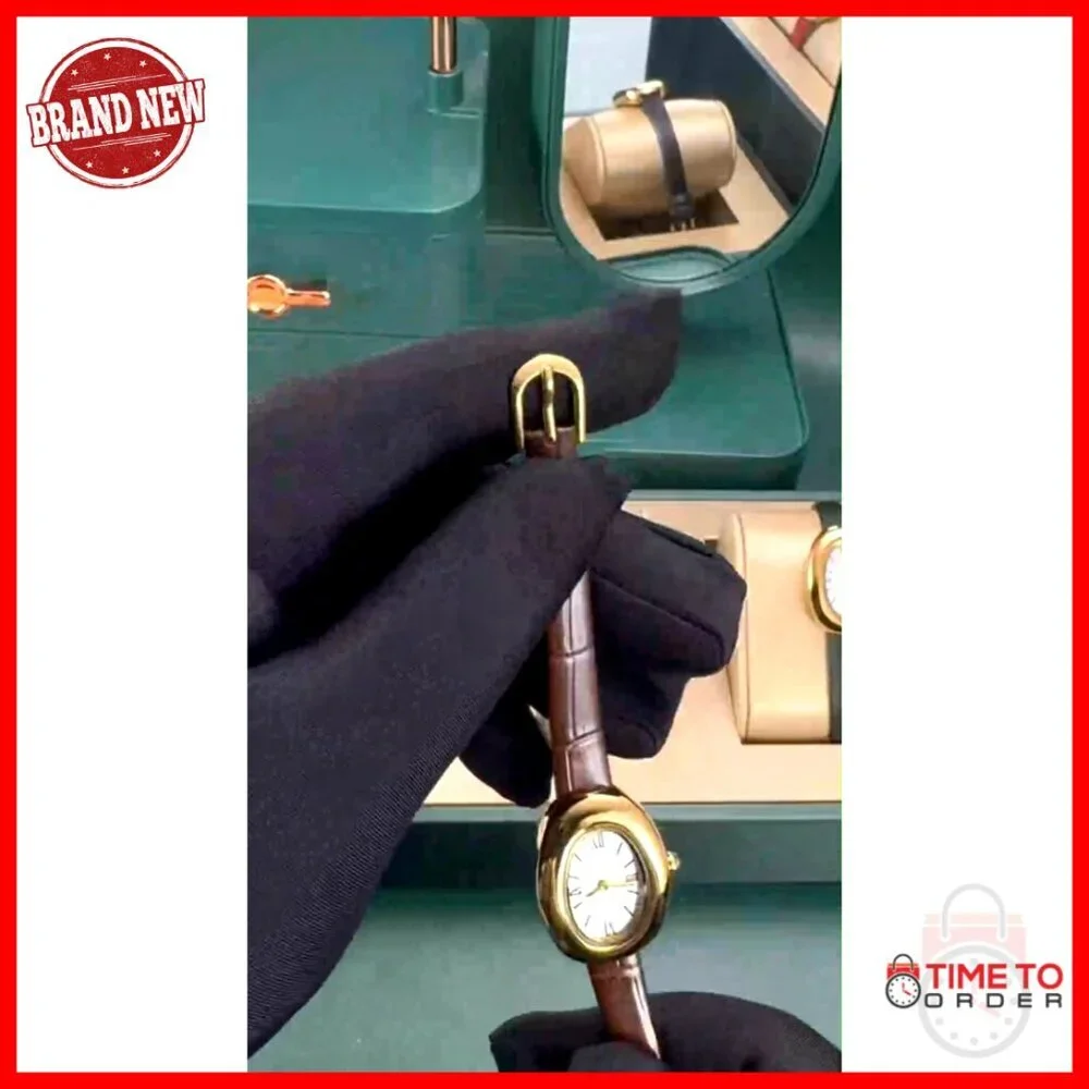 Elegant Gold-Tone Bangle Watch Quartz Movement Minimal Chic Wristwatch