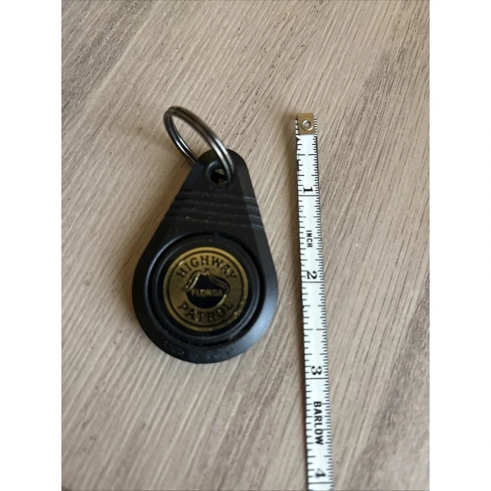 N/A vintage keychain