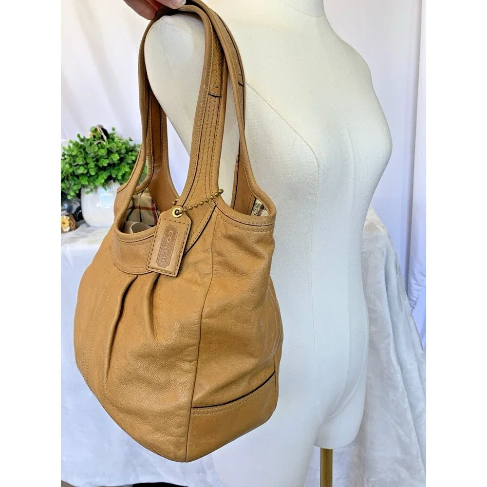 Coach pleated ergo