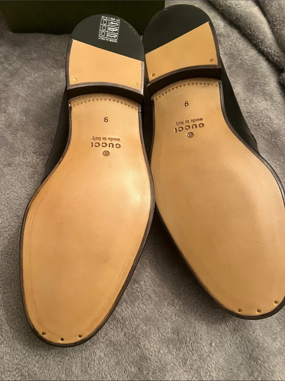 Gucci Black Leather Men’s Chain-Accent Slip-On Loafers