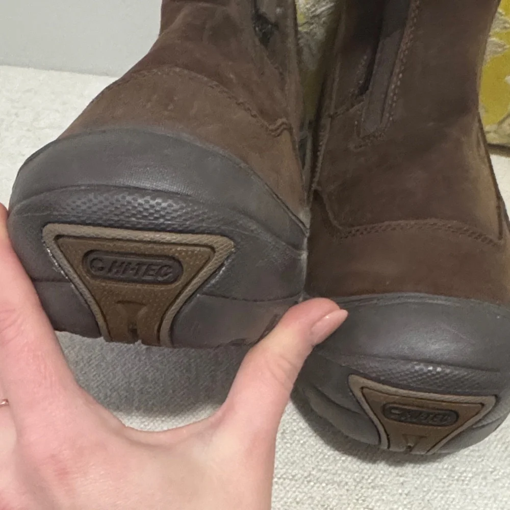 Hi-Tec stylish brown