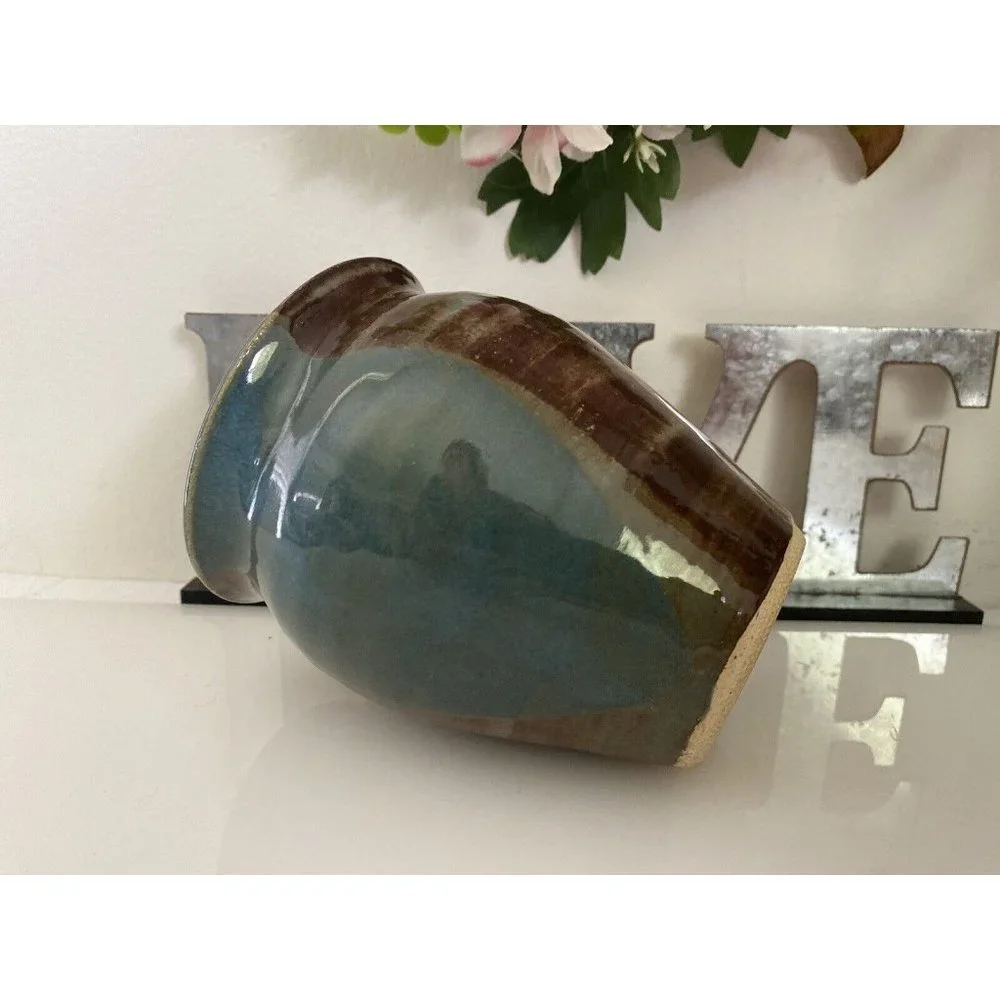 Signed byJen O blue brown