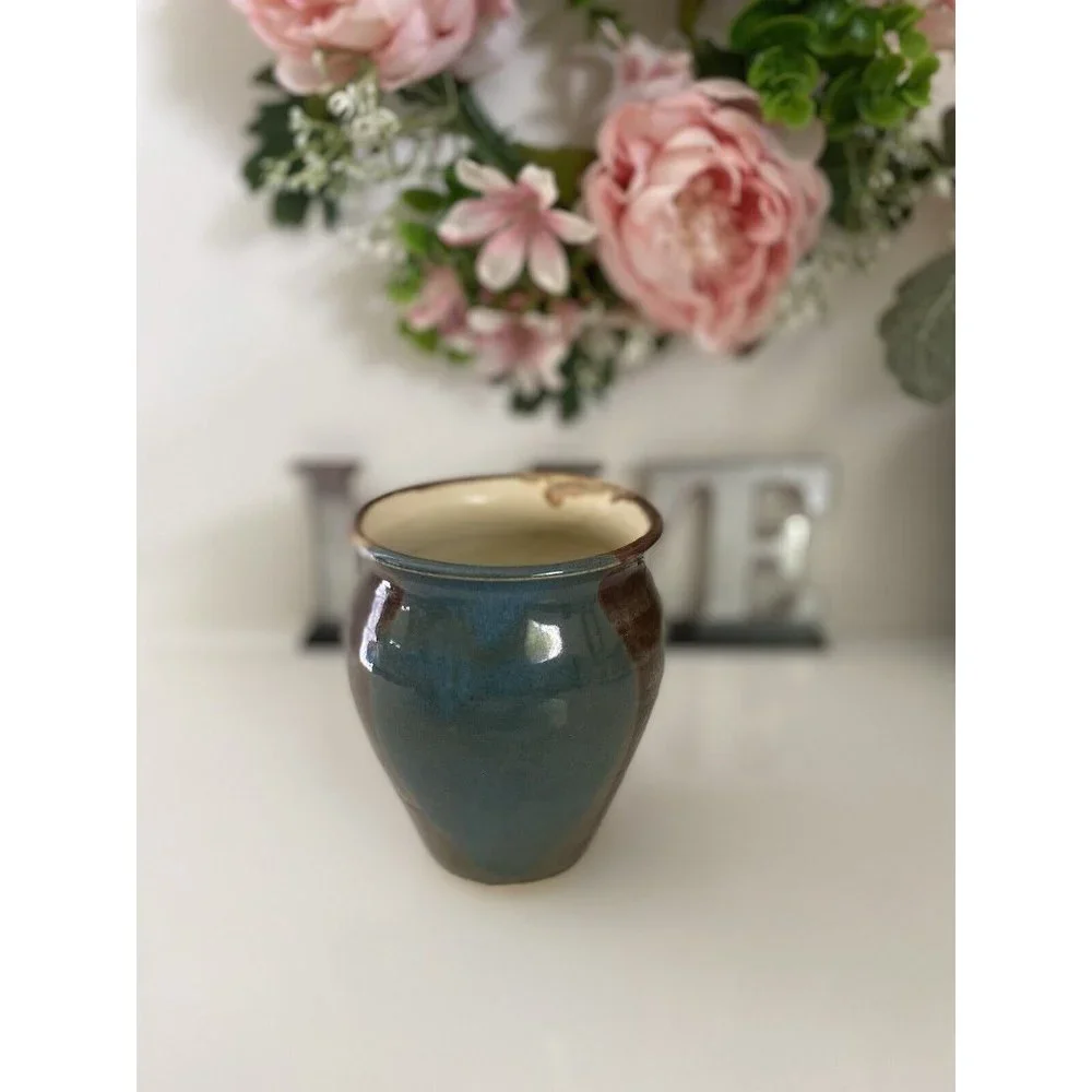 Signed byJen O blue brown