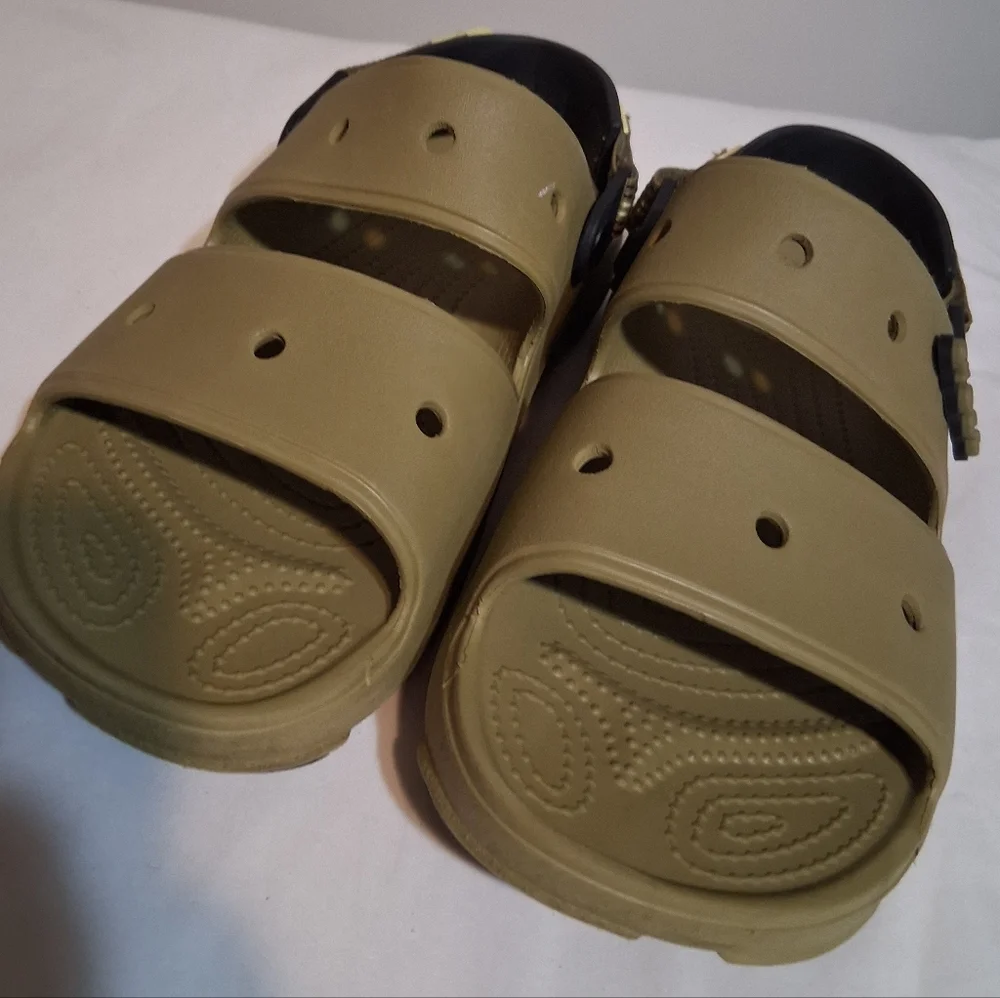 CROCS step into