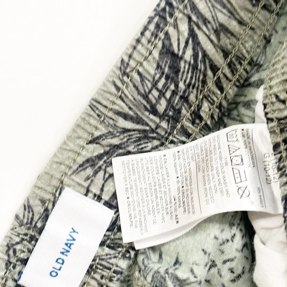 Old Navy boys pineapple print shorts