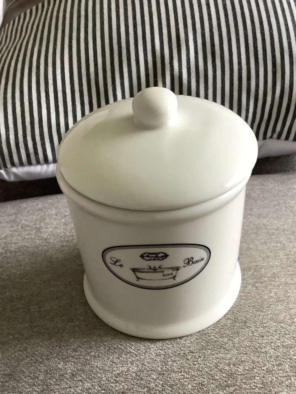 square nest tm two cream