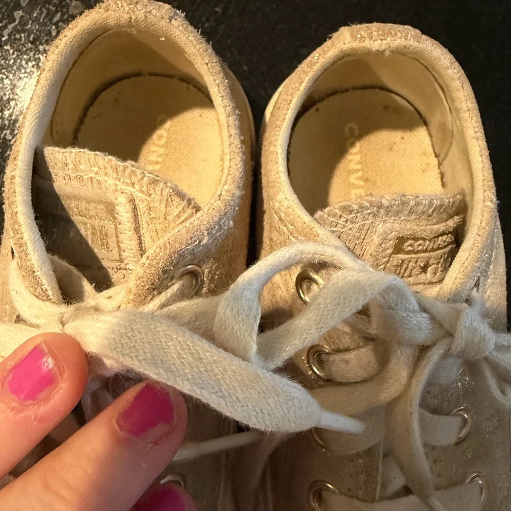 Converse comfortable cream