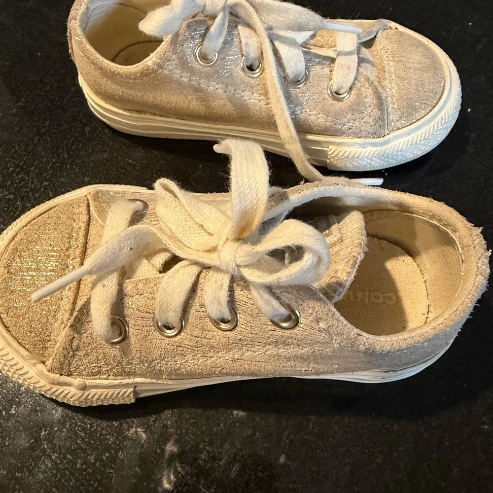 Converse comfortable cream