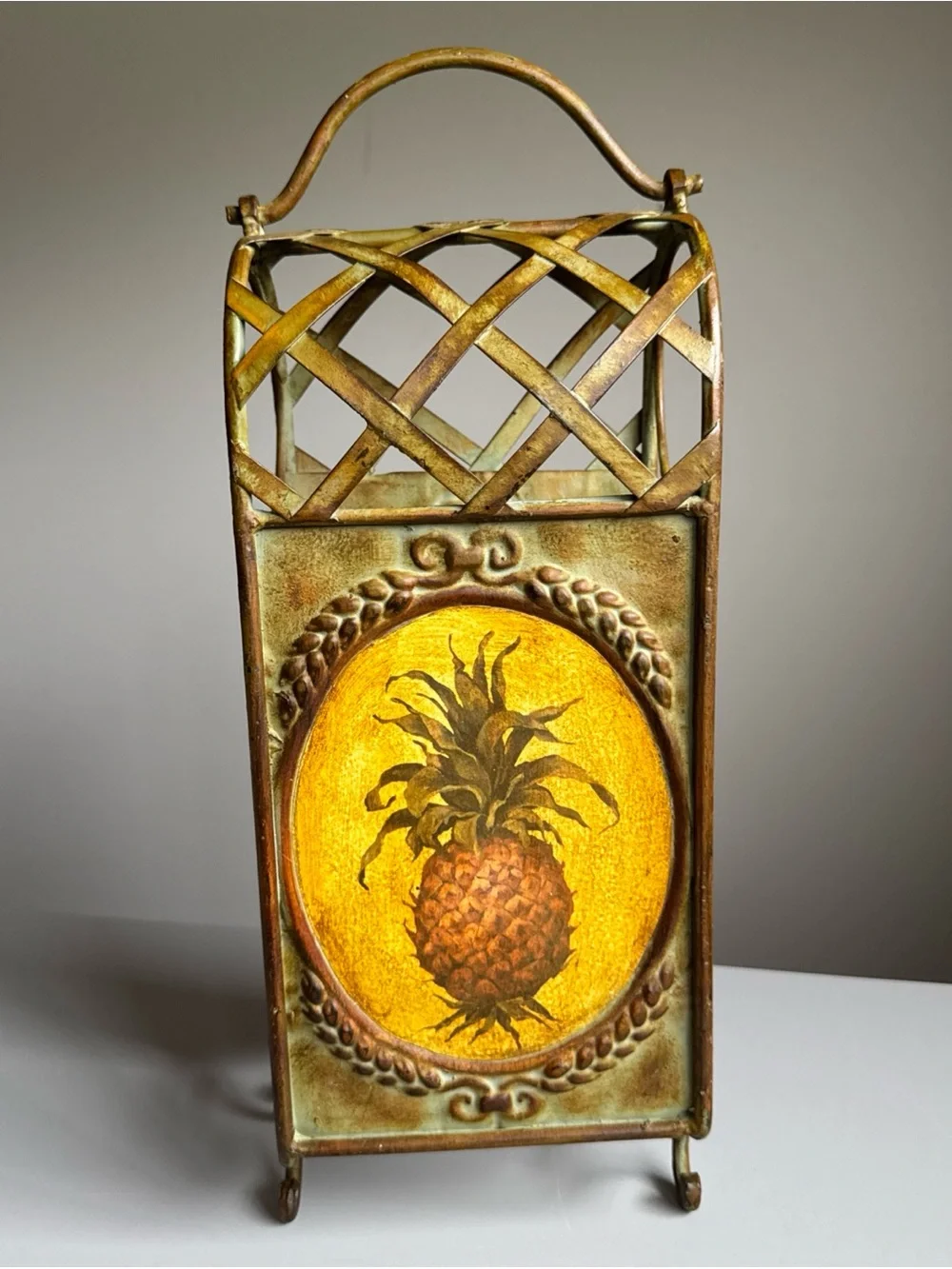 METAL TABLE TOP WINE 3 BOTTLE RACK HOLDER PINEAPPLE DECOR Theme Embossed Rustic