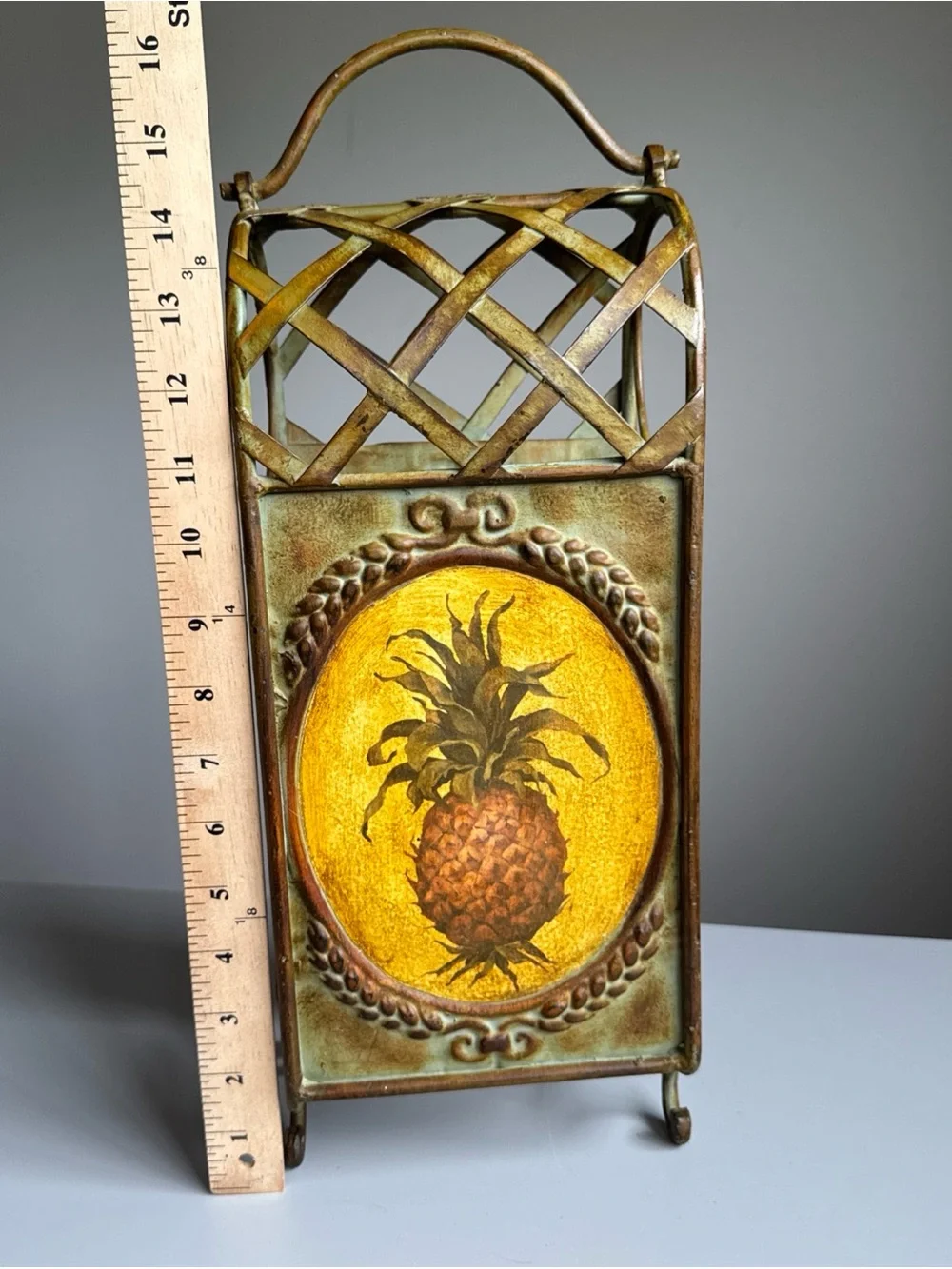 METAL TABLE TOP WINE 3 BOTTLE RACK HOLDER PINEAPPLE DECOR Theme Embossed Rustic