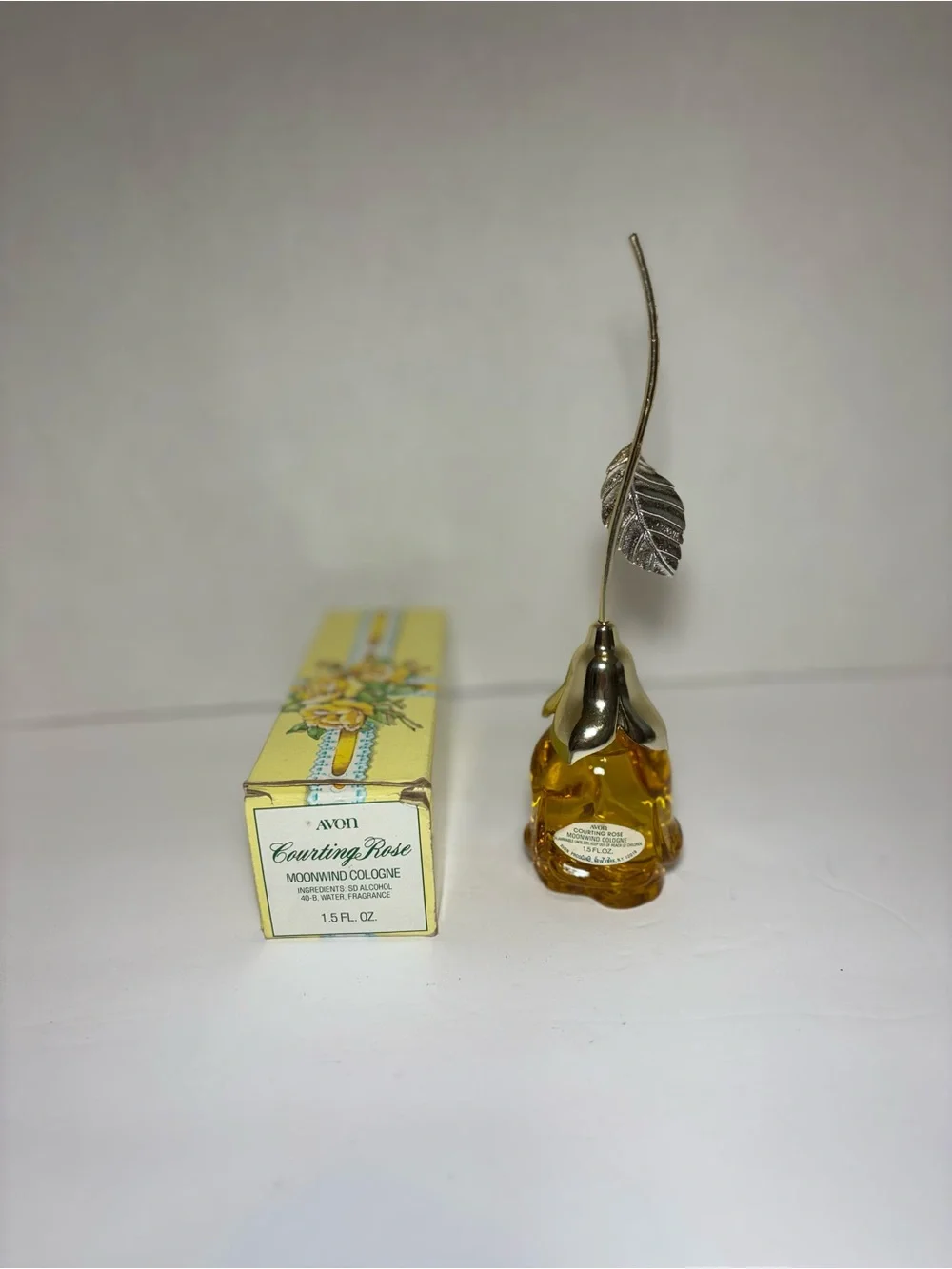 Avon VTG Courting Rose Moonwind Cologne Amber Decanter Gold Stem Full New In Box