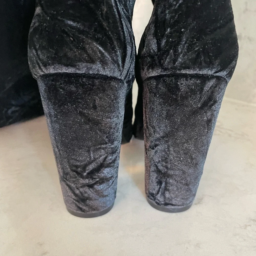 Stuart Weitzman shaft out