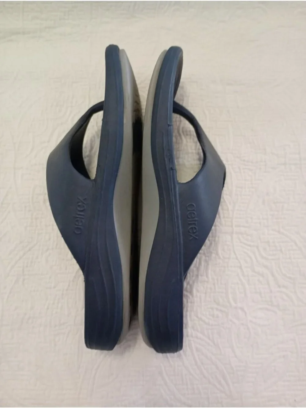 Aetrex men flip blue