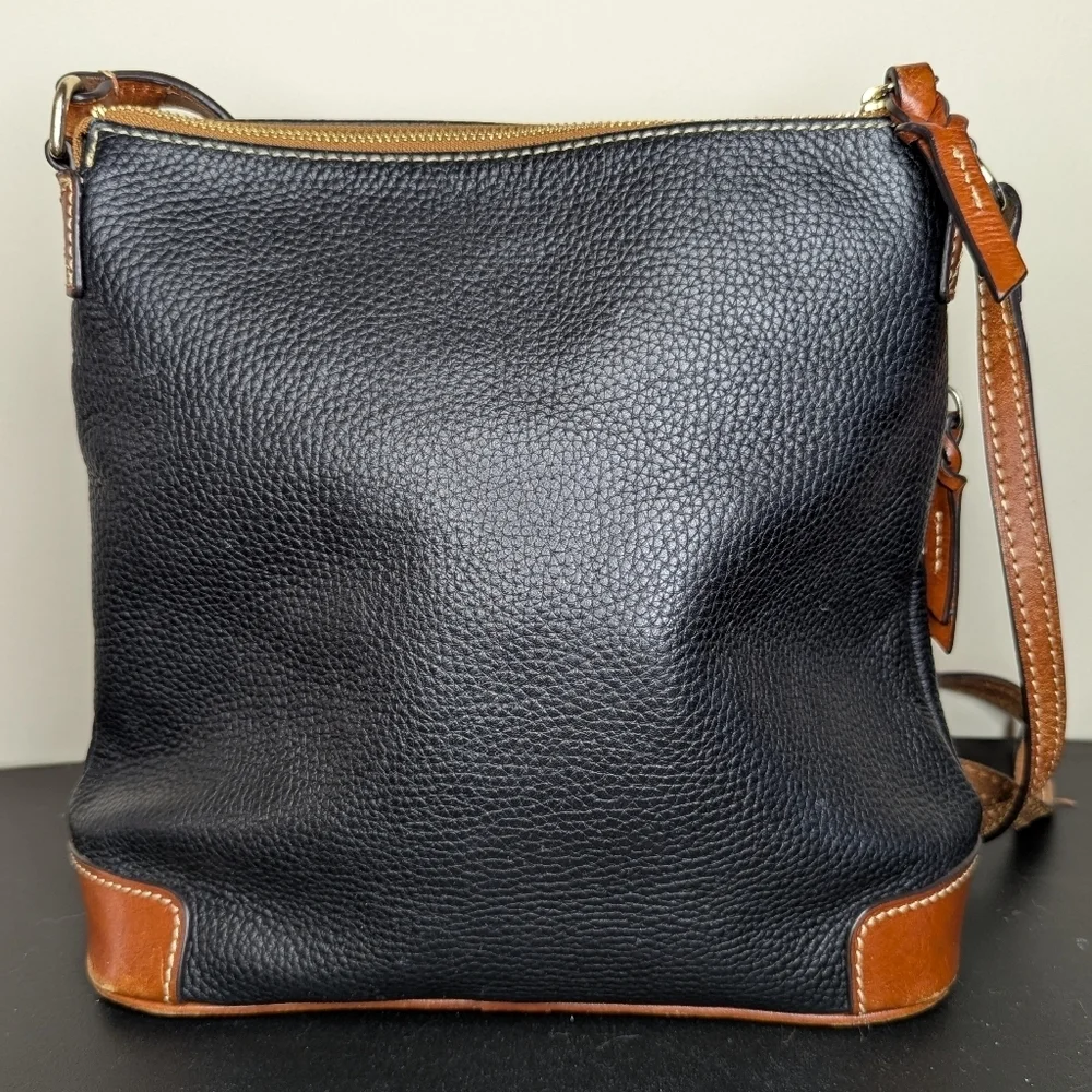 Dooney & Bourke Pebble Grain Black Leather Crossbody Purse Handbag Large