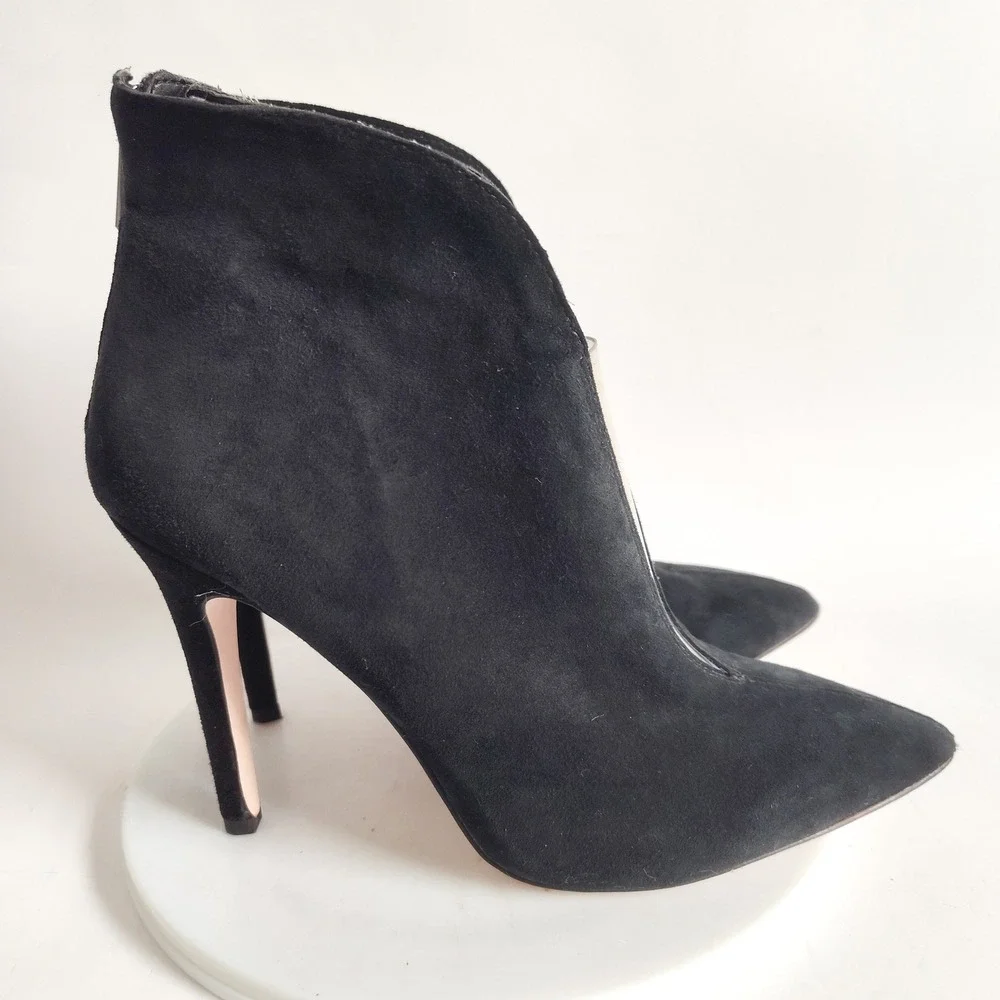 Jessica Simpson clear from silhouette