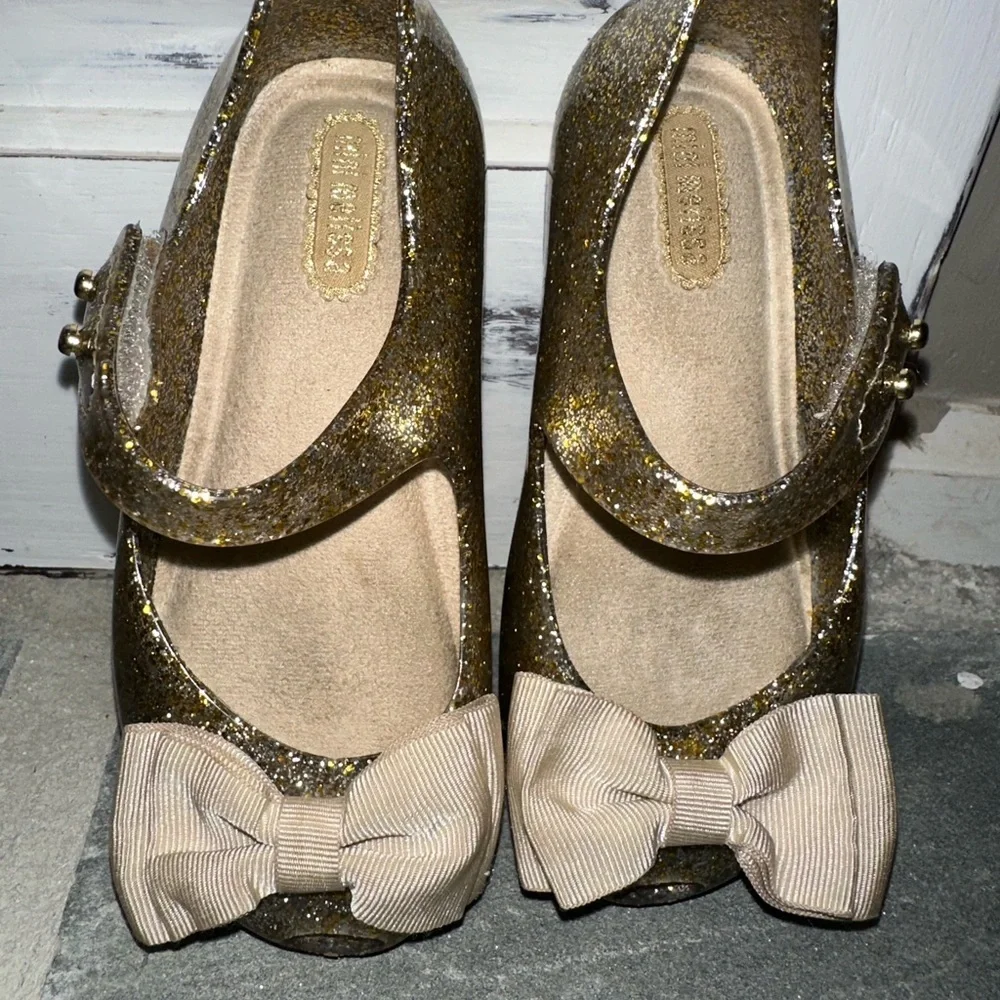 Mini Melissa these stylish