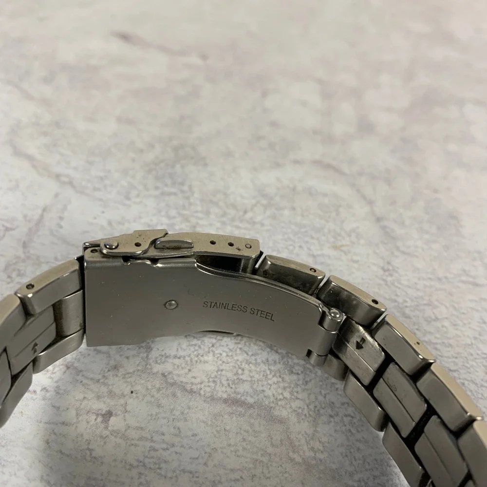 Fossil needs battery