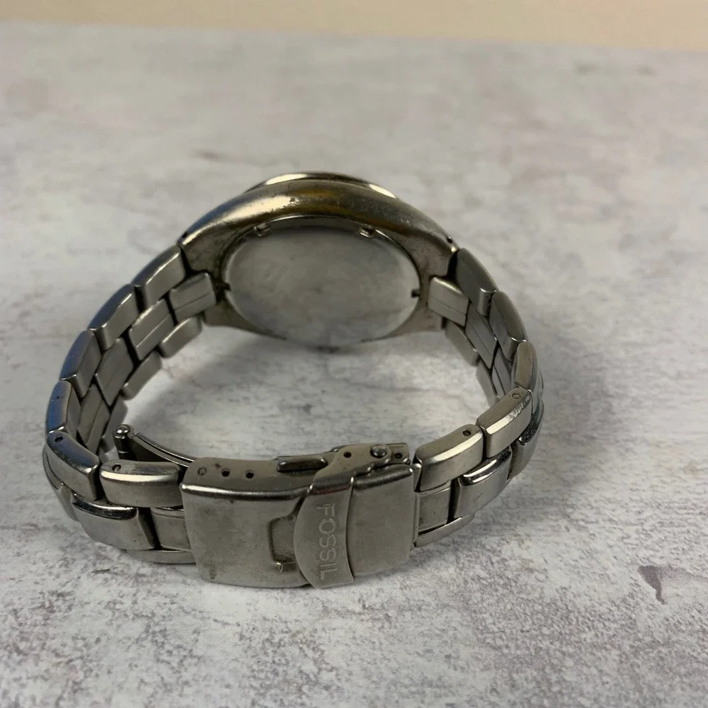 Fossil needs battery