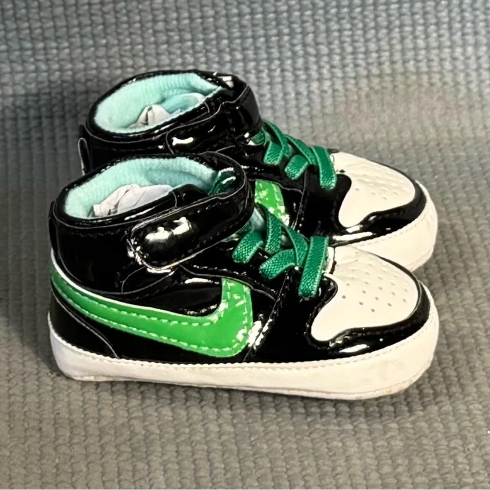 Infant Fashion Baby‎ Booties Size 2C
