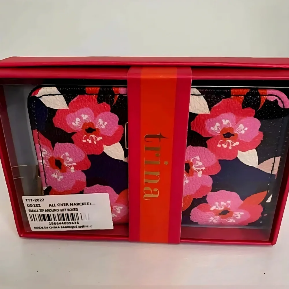 Trina Turk NWT Bold Floral Pink & Black Wallet