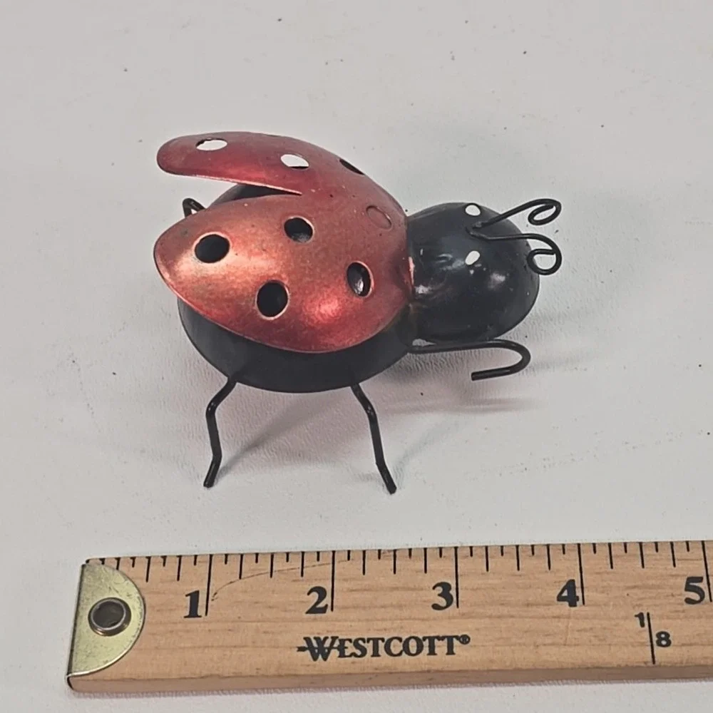 True Living Outdoors insect metal