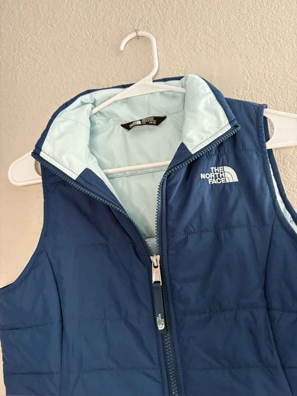 The North Face Blue Teal Puffer Vest Winter Girls Large 14/16