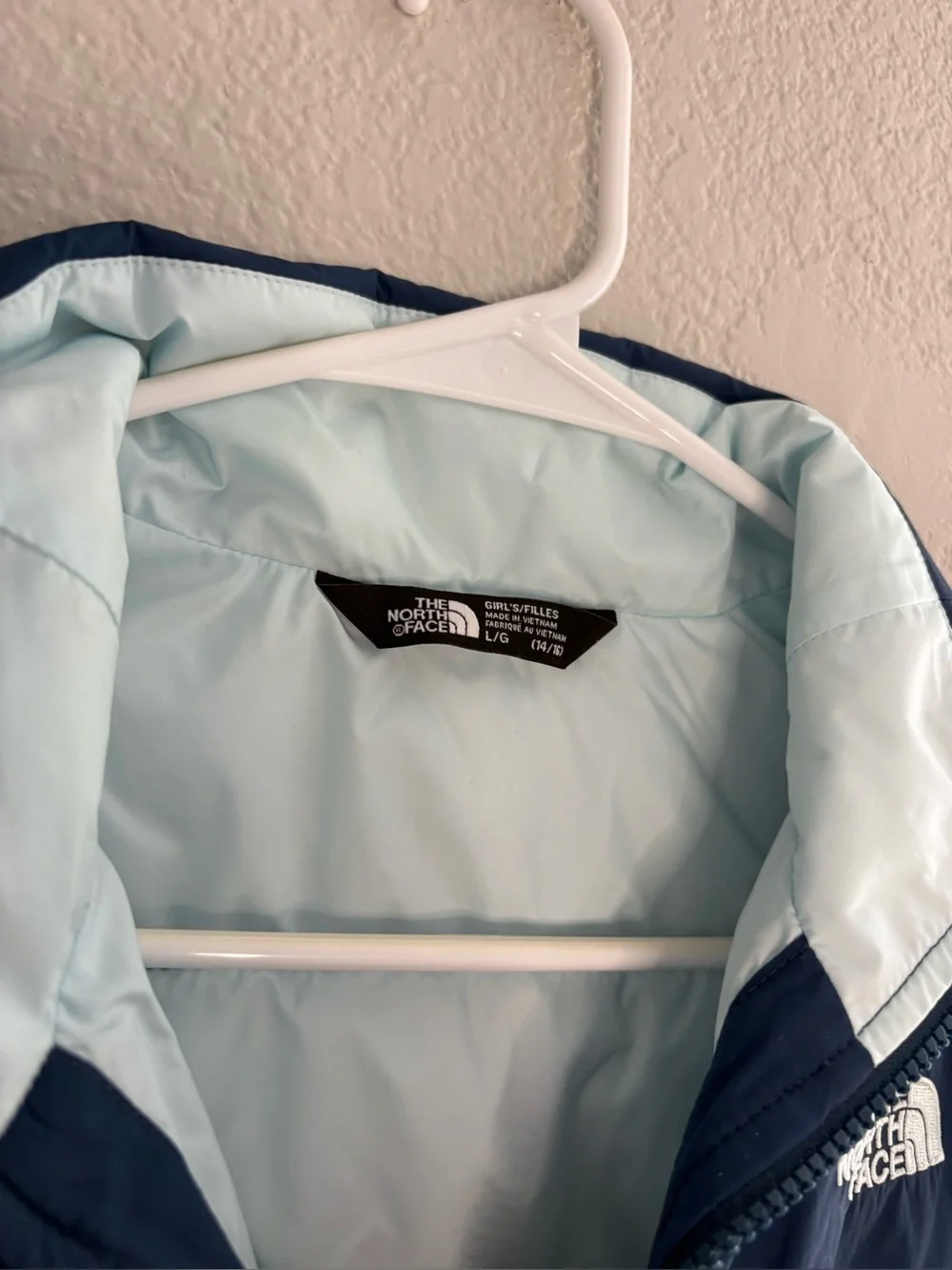 The North Face Blue Teal Puffer Vest Winter Girls Large 14/16