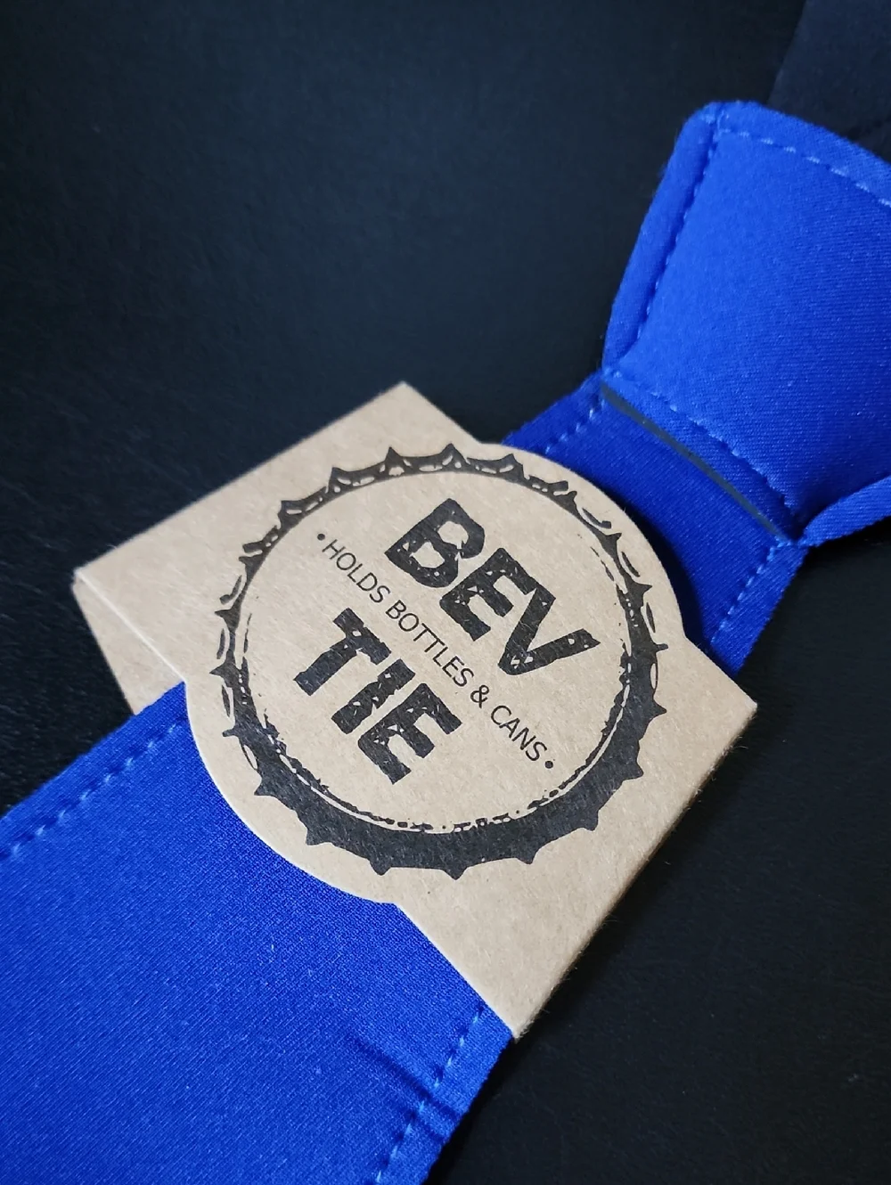 NEW Bev Tie Beer Holder Necktie Gag Gift Blue Neoprene Insulated Can Coozie