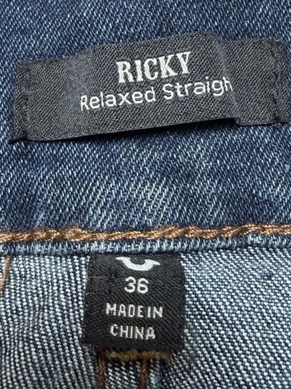 True Religion Men's Straight Leg Relaxed Fit Jeans New with tags