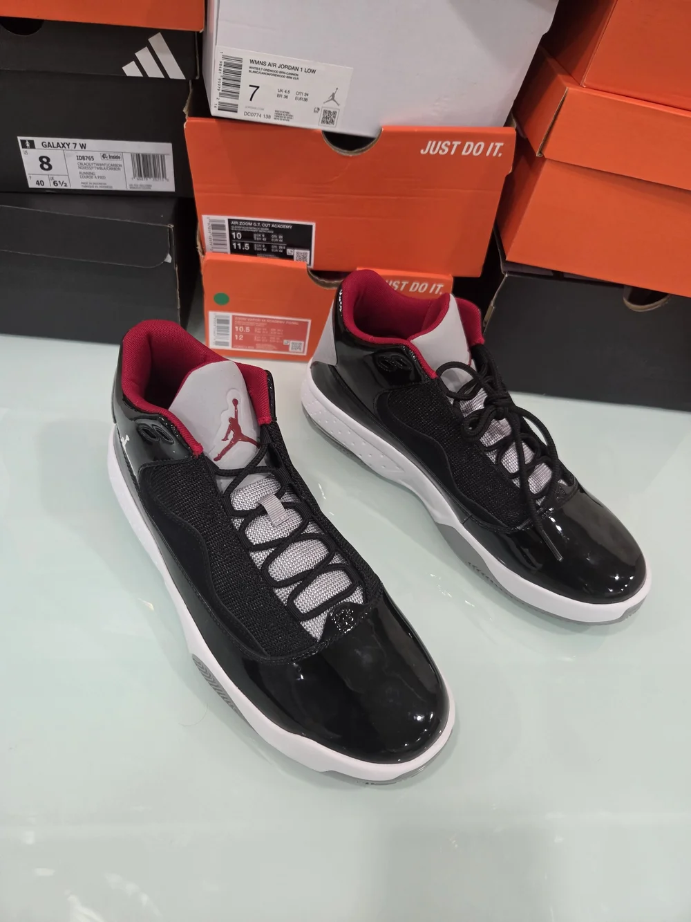 ​Nike Jordan Max Aura 2 