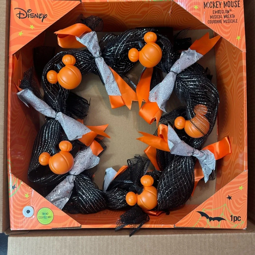 Disney pumpkins nib