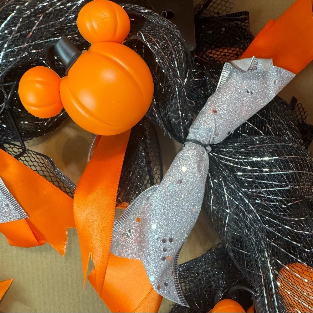 Disney see wreath wide
