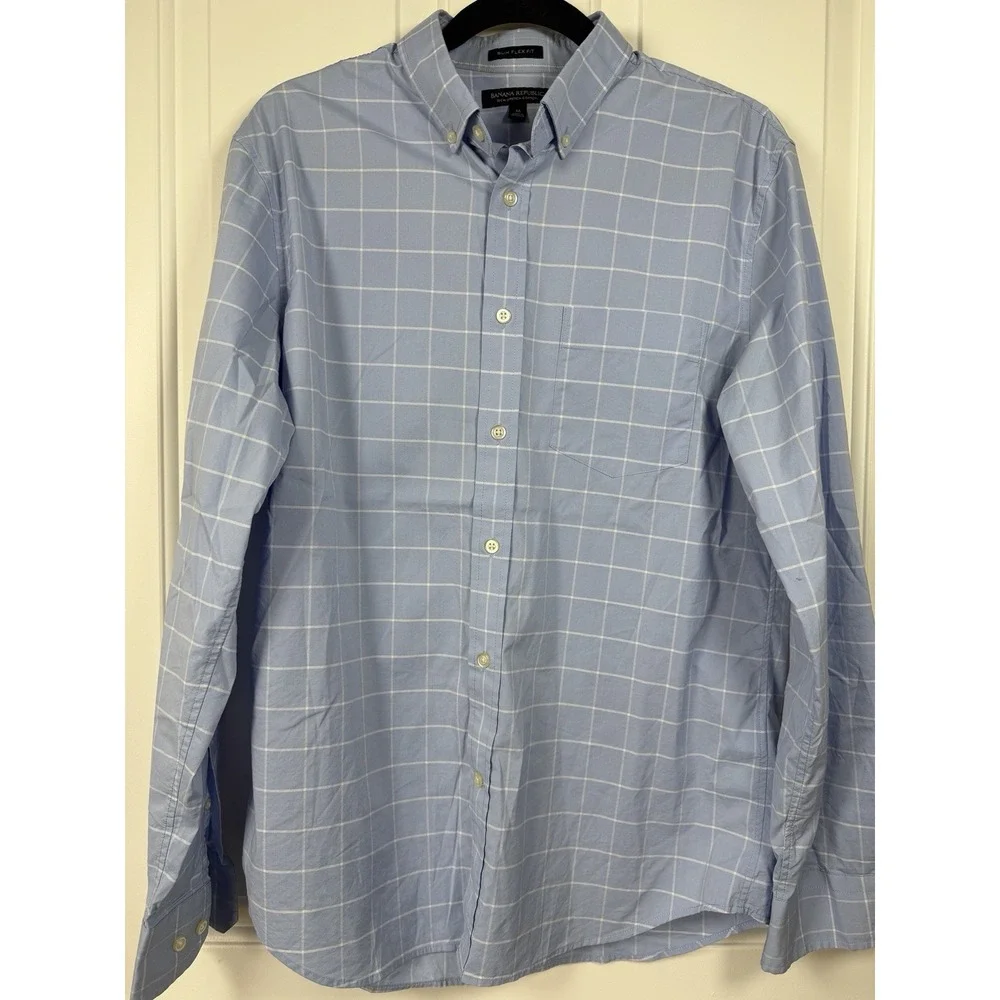 Banana Republic Men's Light Blue‎ checkered Dress Shirt, Size Medium