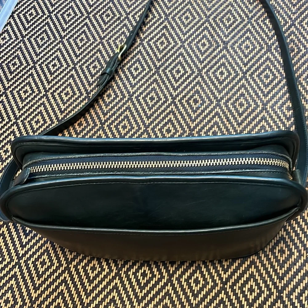 Coach too zipper
