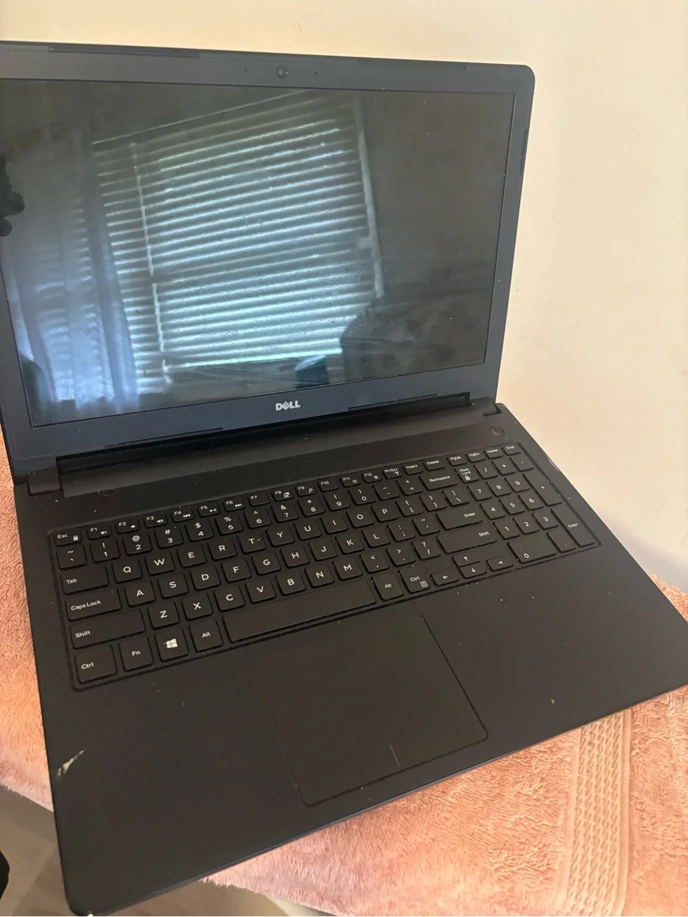 Dell Black Laptop-no charger