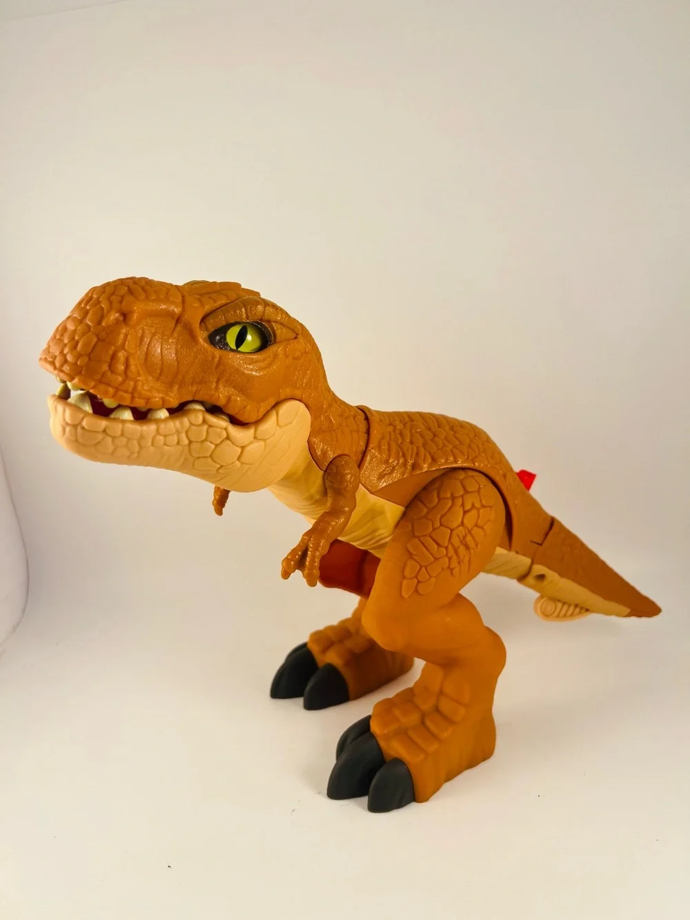 Imaginext Jurassic World Thrashin Action T-Rex Dinosaur Action Figure Toy