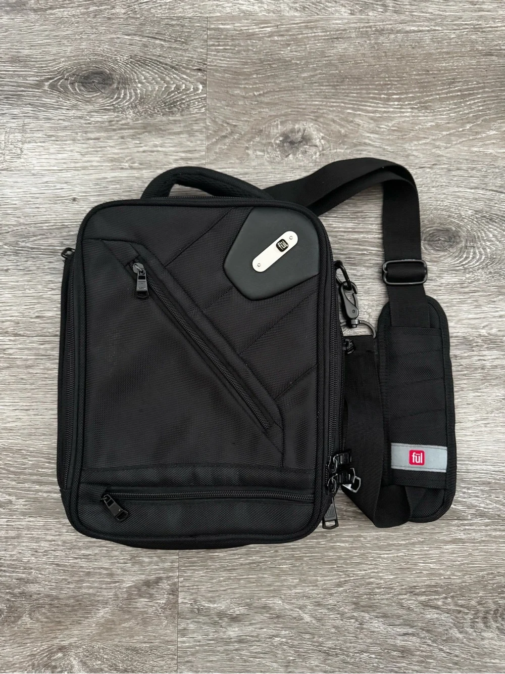 Fūl Crossbody Tablet Laptop Organizer Bag in Black