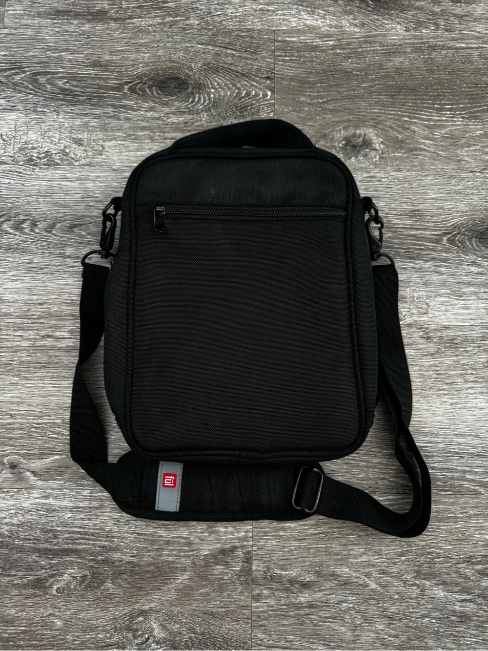 Fūl Crossbody Tablet Laptop Organizer Bag in Black