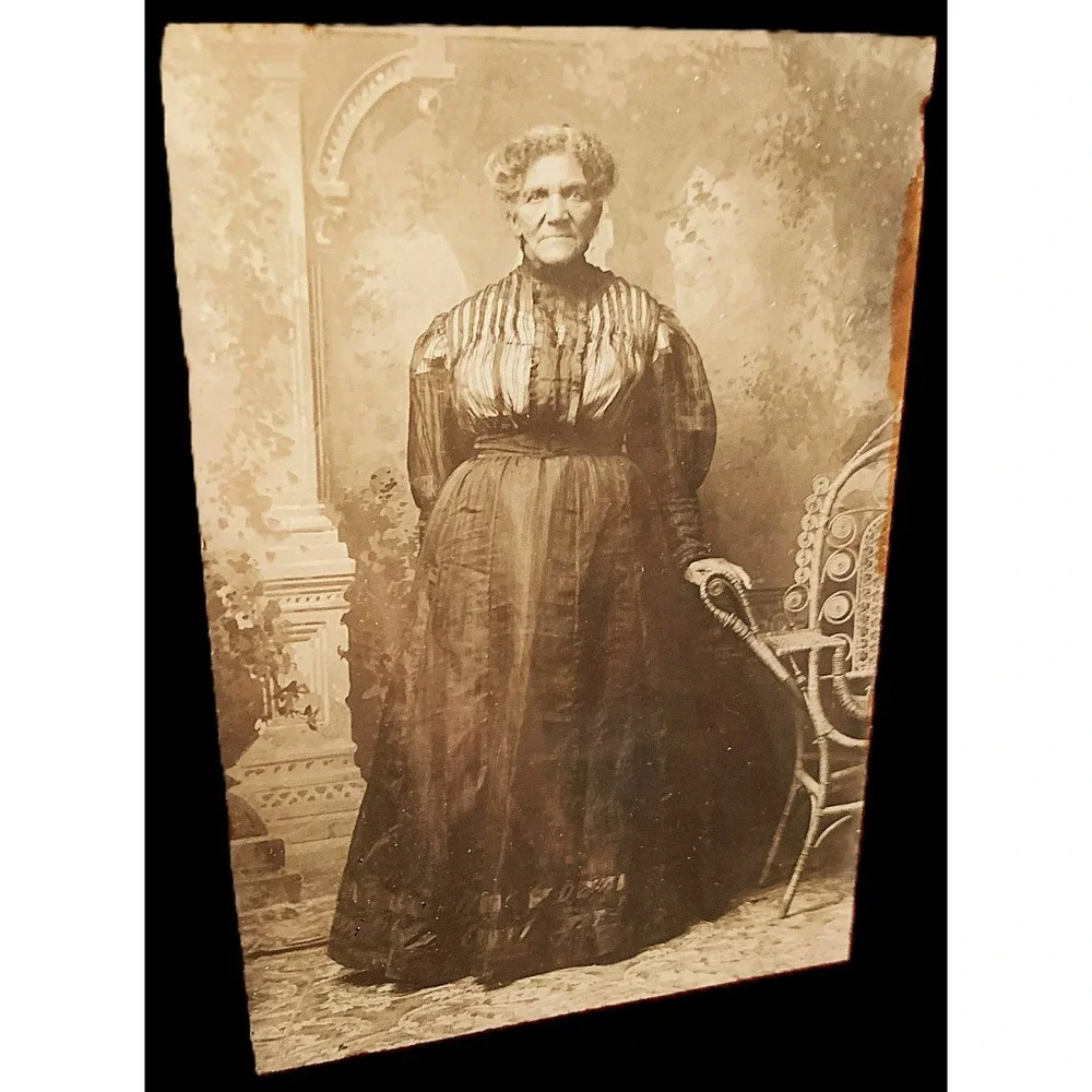 Antique Wood Picture Frame 19th Century Large Lady Photo Mount OD 10