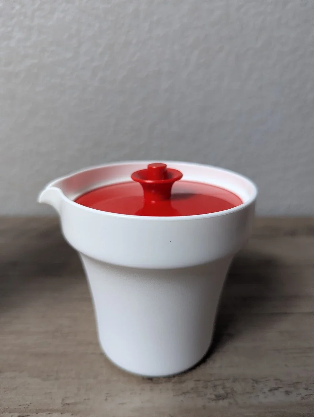 Tupperware creamer sugar
