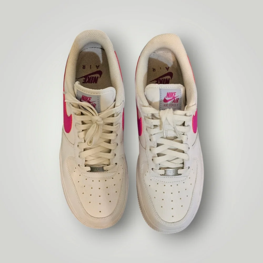 Nike shoes youth