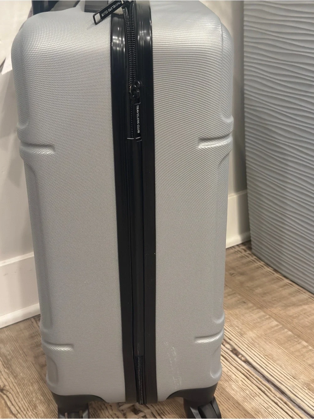 Traveler’s club Skyline 🔥🏖️Rolling Carry 4-Wheel System 20